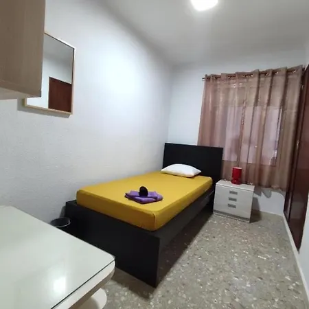 35-6-2- Комната В Квартире Для 1 Человека В Аликанте Homestay *